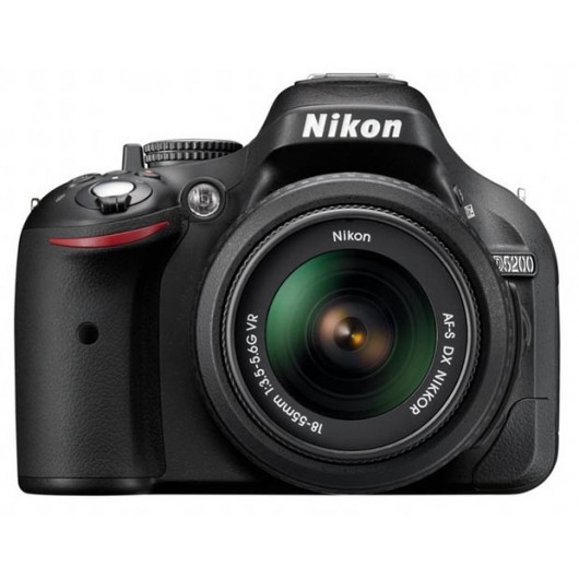 Nikon D5200 + 18 55mm